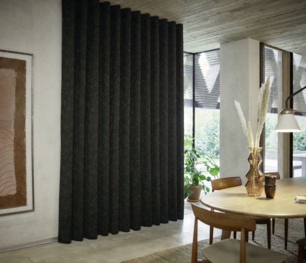 Overgordijnen vind je, ook op maat gemaakt, bij Home Interior!