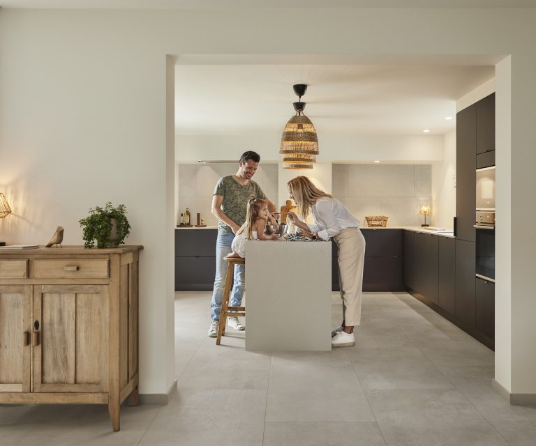 Aneto (50 LVTE 3473) + backsplash