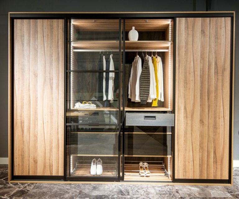 Luxe schuifdeurkasten op maat bij Home Interior