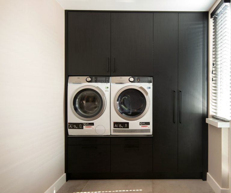 Wasmachinekast op maat bij Home Interior