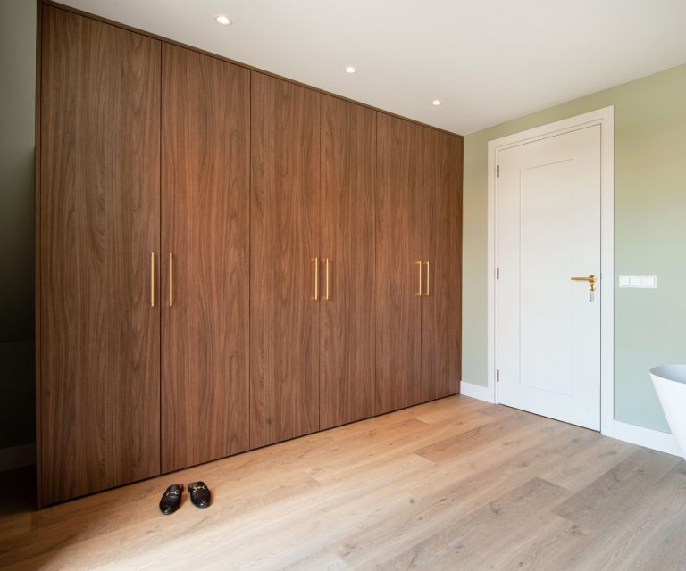 Draaideurkasten houtlook op maat bij Home Interior – slider 2