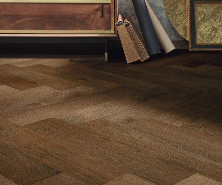 Robuuste houtlook Lindura fineerparket vloer in visgraat