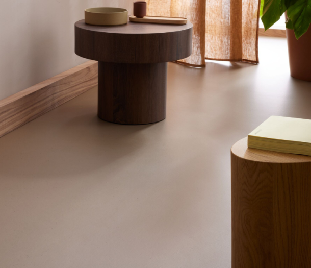 Marmoleum Leem Cocoa: sfeerfoto van licht bruine vloer