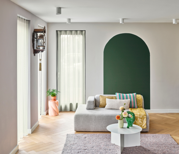 Licht groene vitrages in de woonkamer