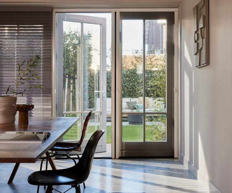 Plisse hordeuren in openslaande deuren